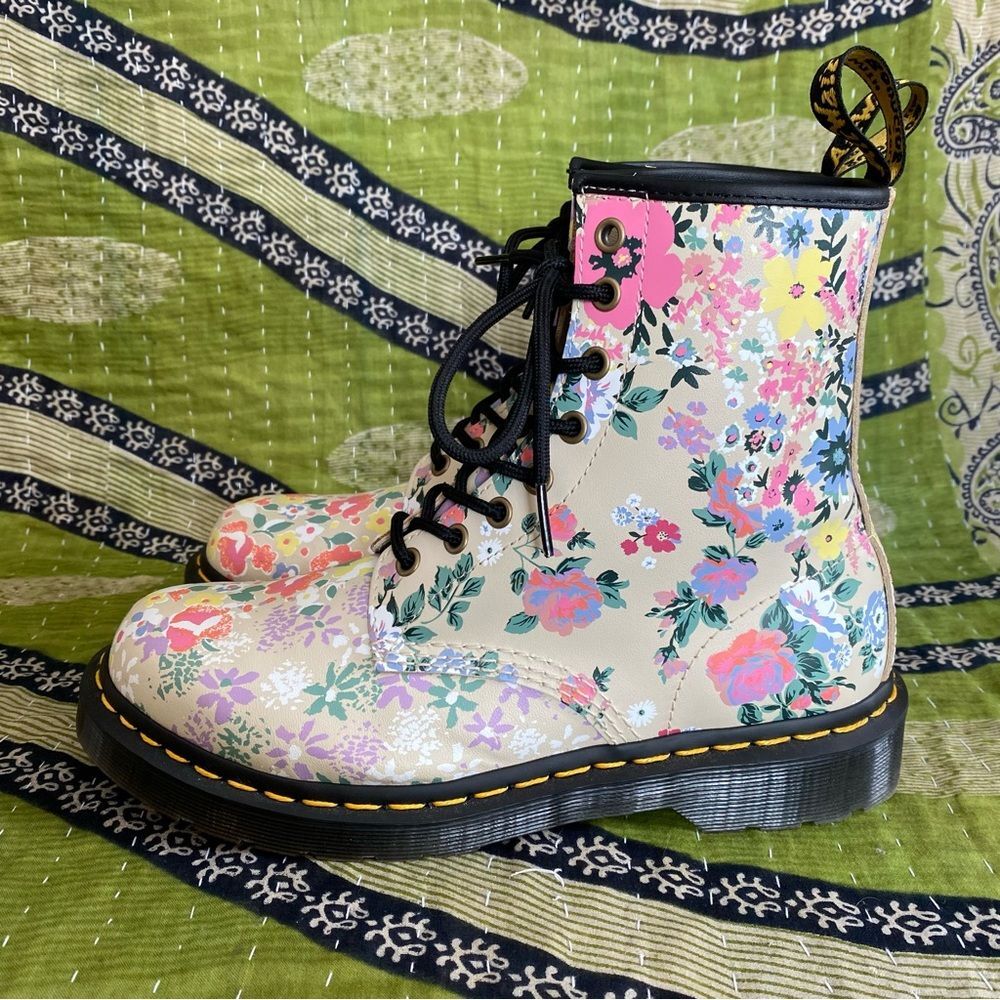 Dr Martens 1460 Parchment Beige Floral Mash up Leather Lace Up Boots Size 8 - Picture 5 of 8